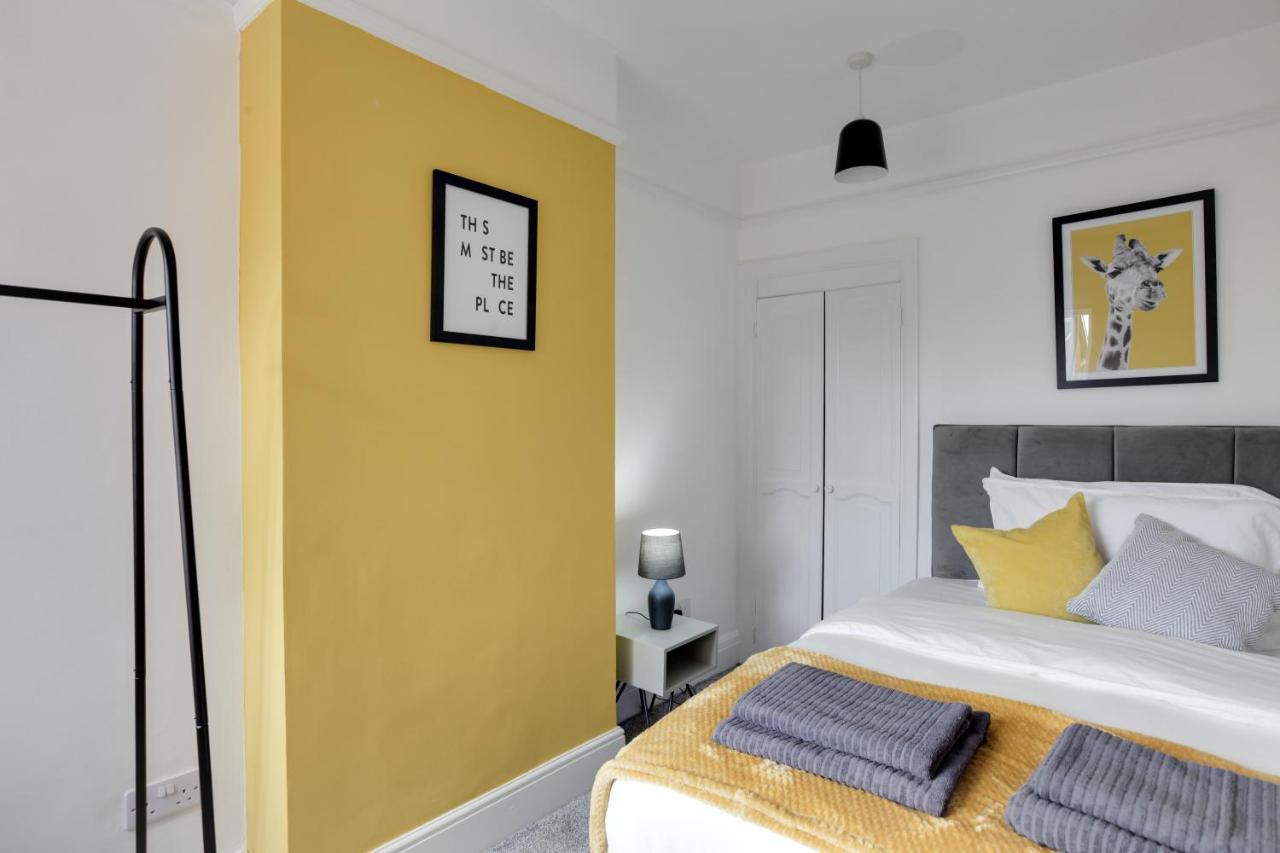 Spacious Three Bedroom House - Free Parking & Wifi Chelmsford Luaran gambar